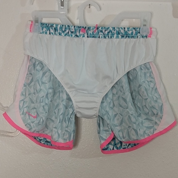 Nike Tempo running shorts for girls Allover Print 2 with an inner brief size XL - Picture 11 of 12